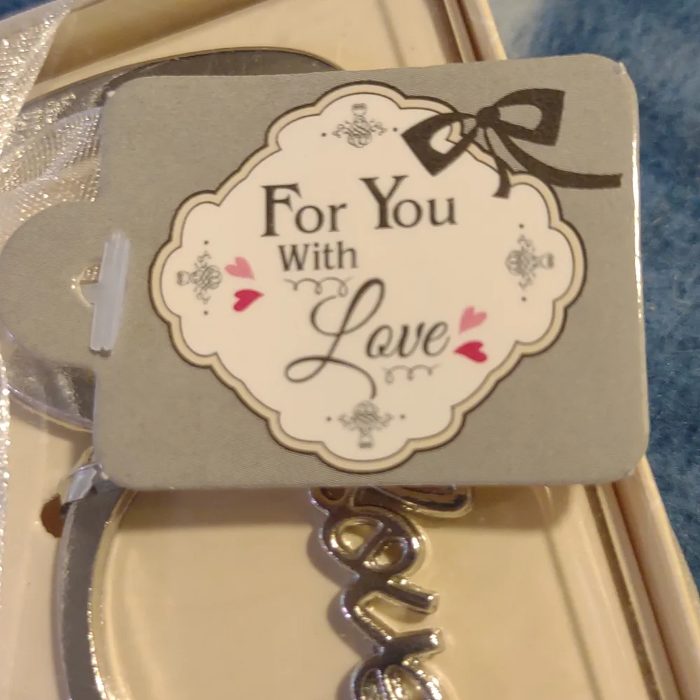12 Love bottle opener favors - Picture 5 of 5